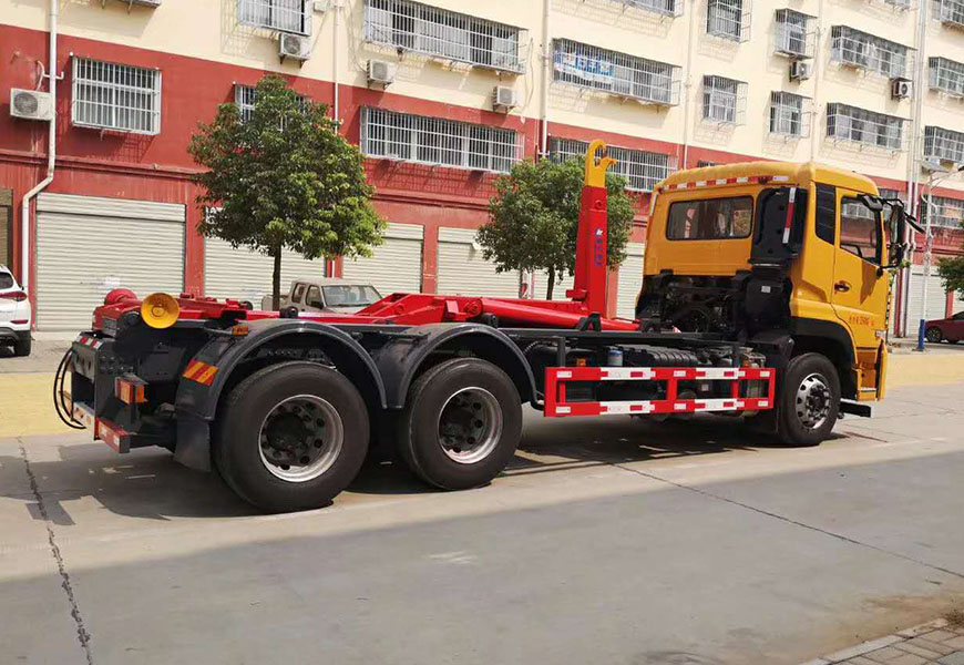 東風(fēng)天龍25噸勾臂垃圾車(chē)圖片