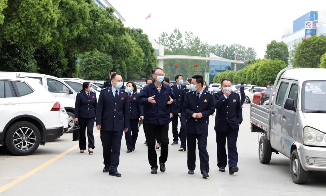 隨州市稅務(wù)局與程力汽車集團(tuán)共同舉辦“減稅費(fèi)優(yōu)服務(wù)，助復(fù)產(chǎn)促發(fā)展 ”
