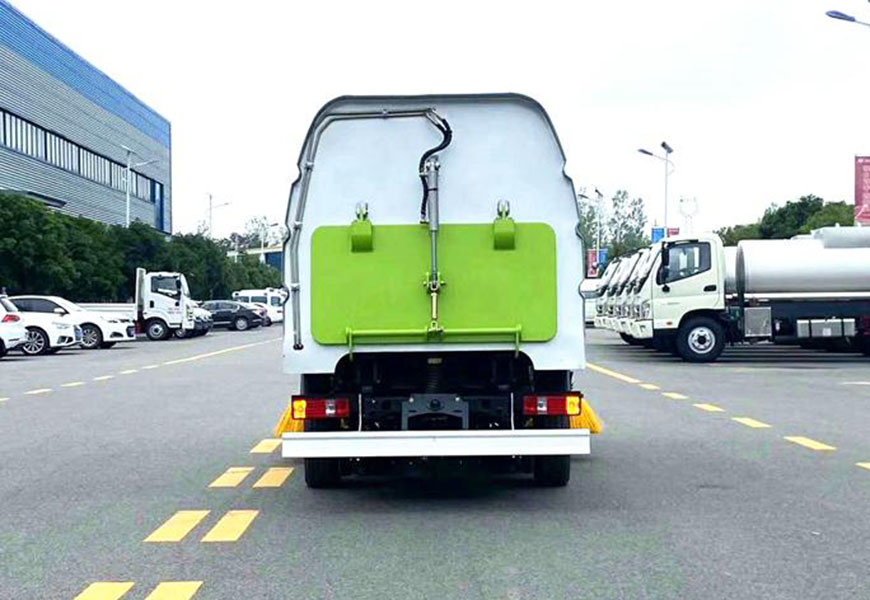 長(zhǎng)安掃路車(chē)后方位展示圖