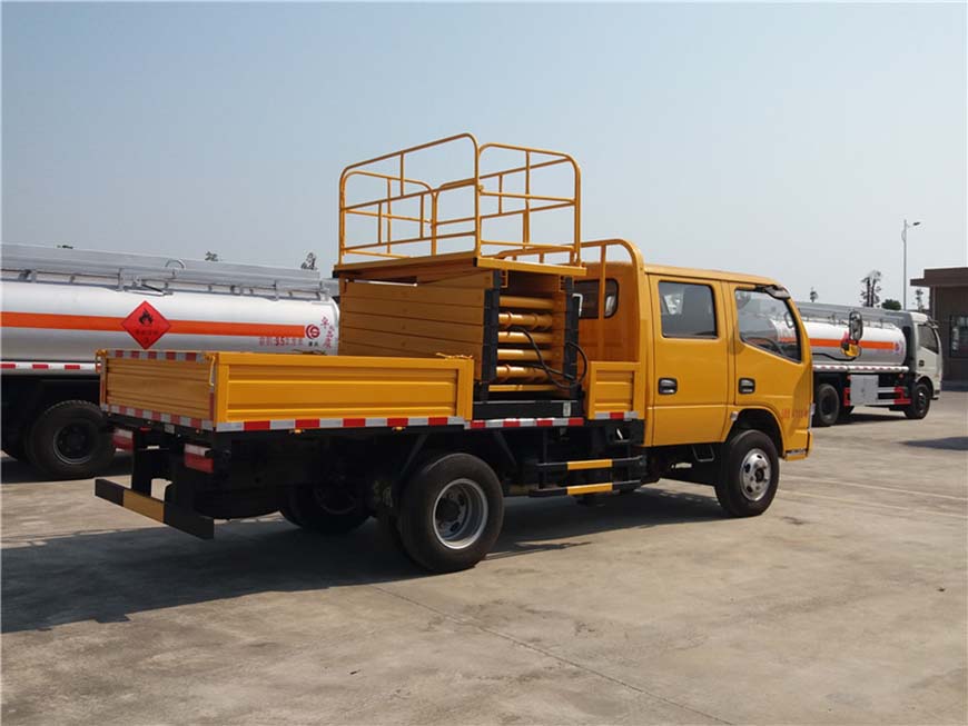 東風(fēng)8米、10米升降平臺(tái)車