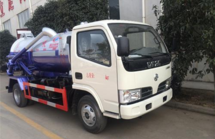 成都客戶文先生不遠(yuǎn)千里在我程力集團訂購東風(fēng)小多利卡吸污車